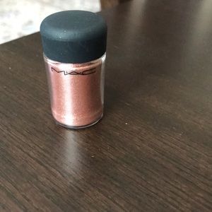 Mac eye pigment